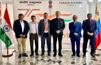 El Embajador Abhishek Singh recibio a una delegacion de alto nivel de ONGC Videsh Ltd codirigida por el Sr. ON Gyani, Dir (Ops) y el Sr. Anupam Agarwal, Dir (Fin). El Embajador fue informado sobre sus conversaciones con la parte venezolana sobre sus operaciones en Venezuela.